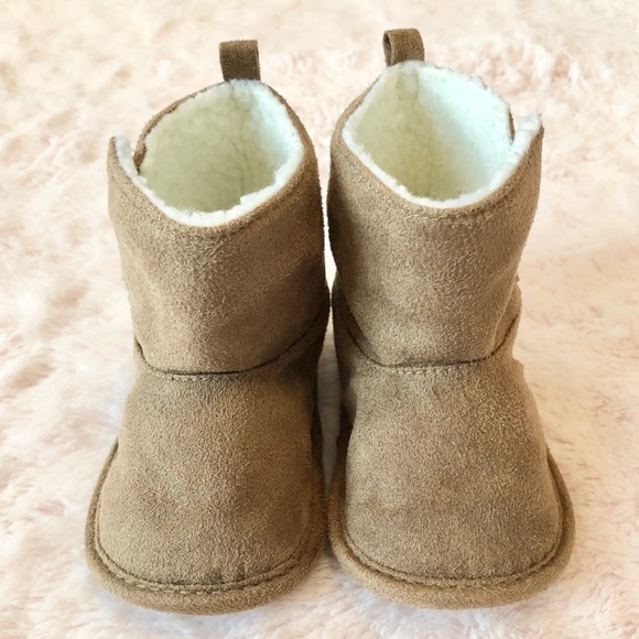 OshKosh B'gosh® Baby Faux-Fur Boot Crib Shoes - Picture 1 of 8